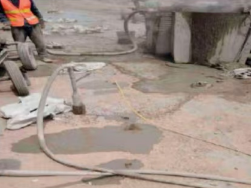 龙州水泥混凝土路面板底注浆技术 路面脱空注浆整治方案